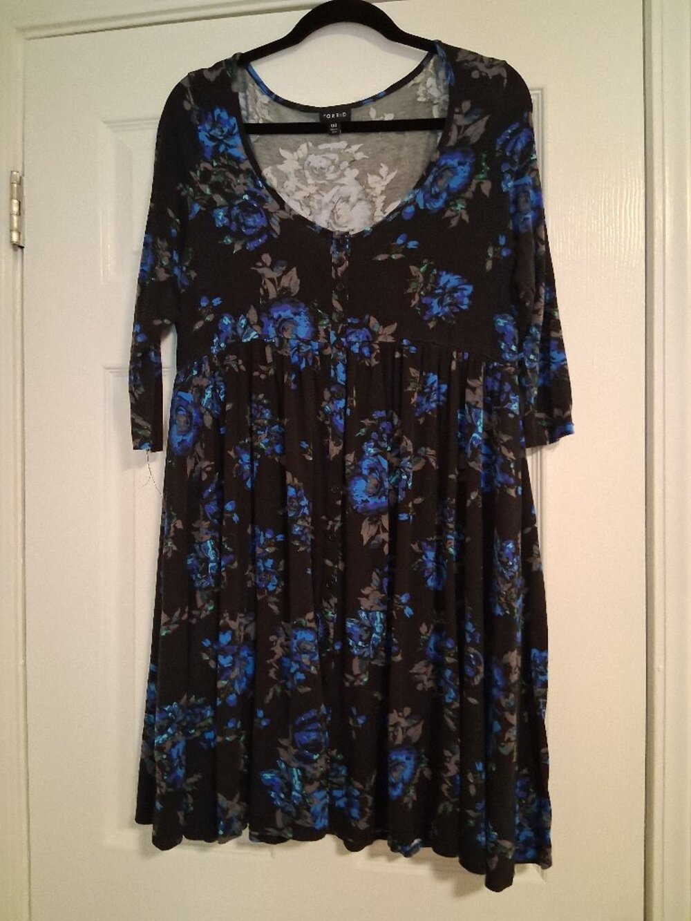 Women's Torrid Black and Blue Flowered dress, size 00